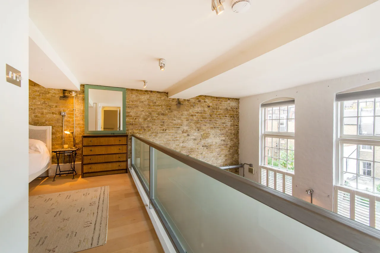 19 Old Chesterton Building, 110 Battersea Park Road, London, photo 8