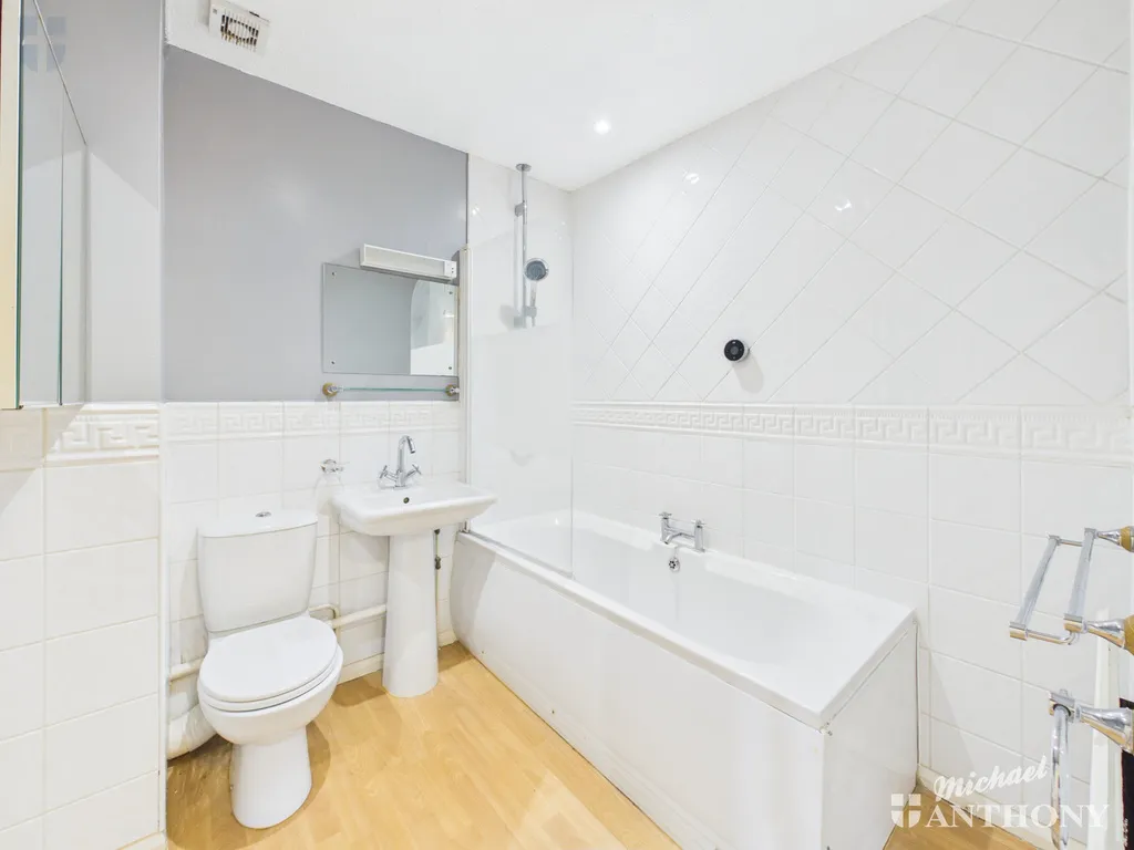 , Arnold Court, 7-9 Milton Road, Aylesbury, HP21 7LZ, photo 8