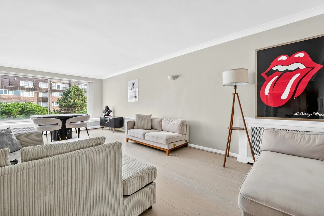 2 bed flat for sale, Southwick Street, London, W2