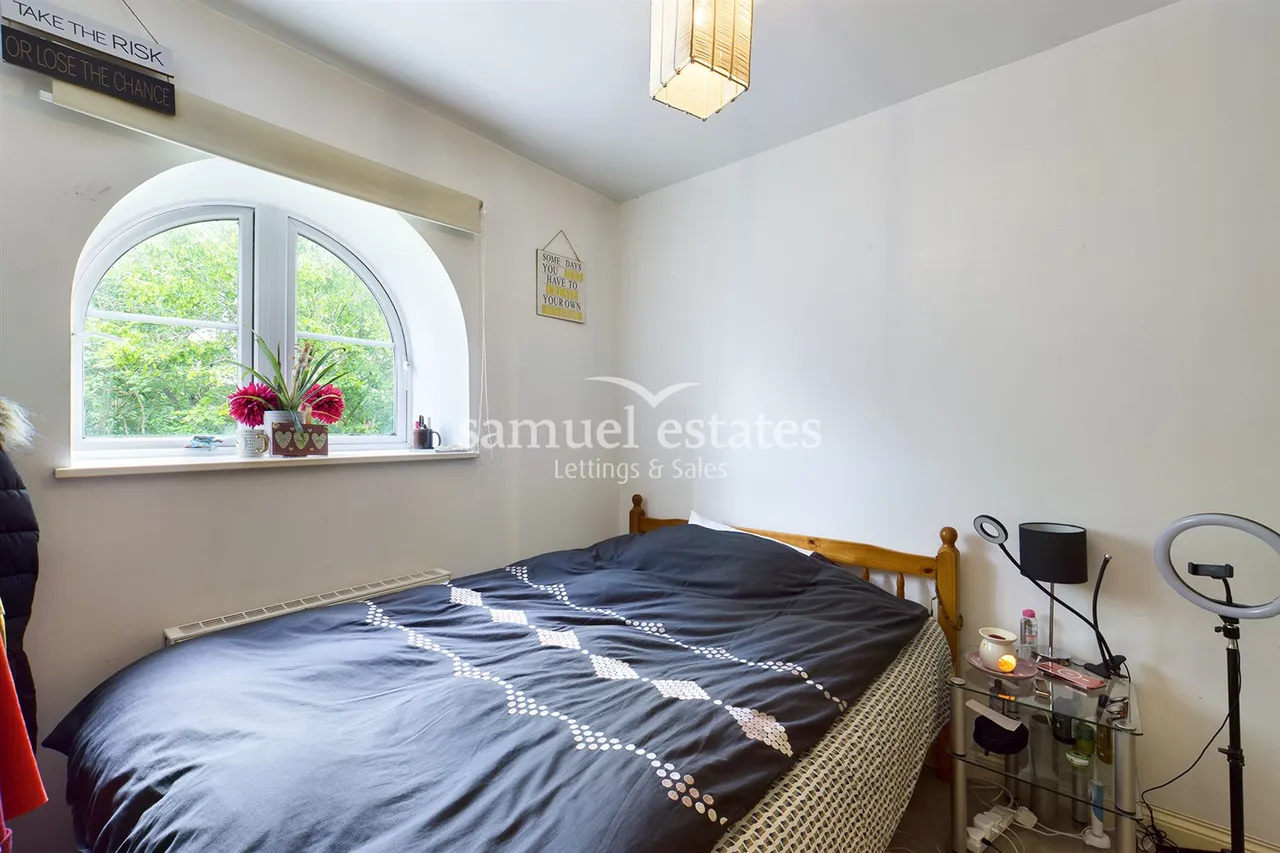 Colliers Wood, London, SW19 1UL, photo 5