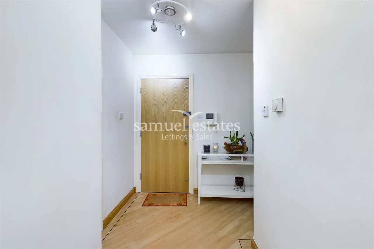 Colliers Wood, London, SW19 1UL, photo 10