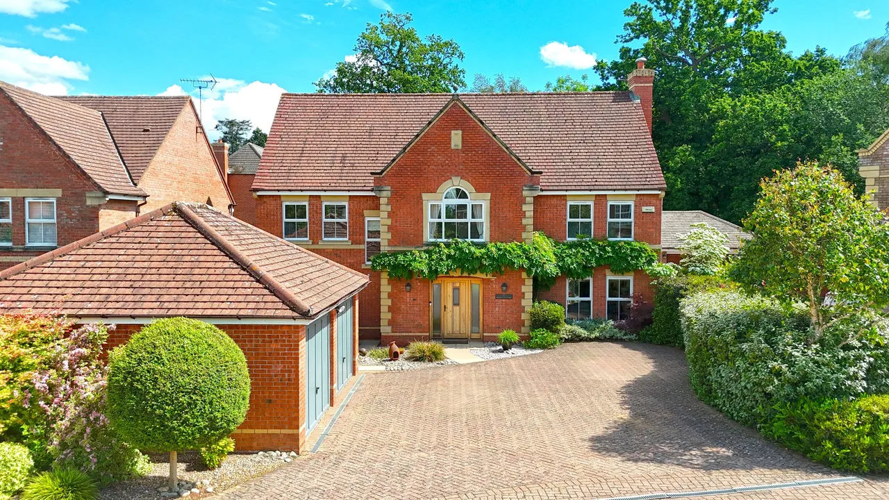 5 bed house for sale — Woodlands Close, Oadby, LE2