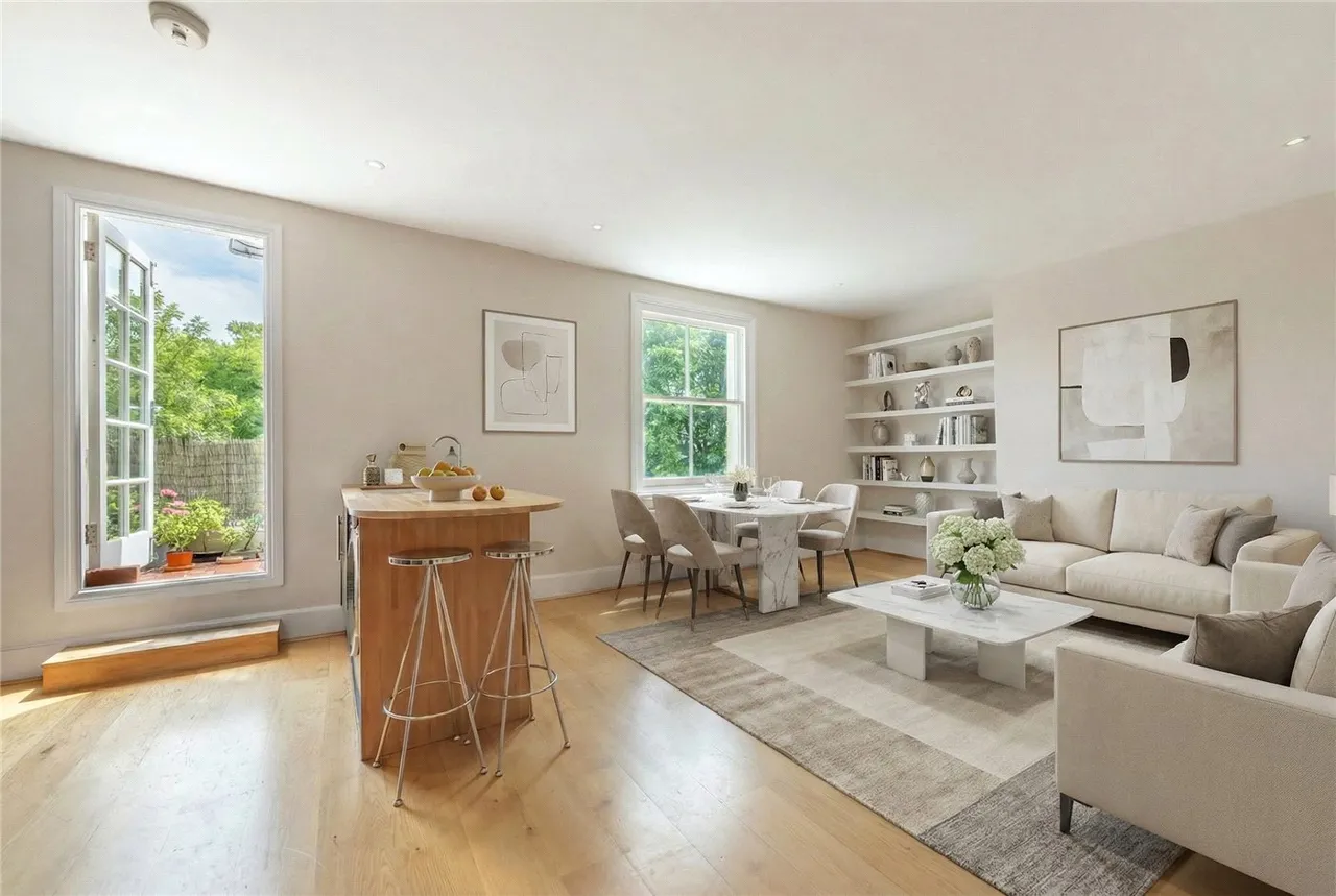 3 bed flat for sale — Sutherland Avenue, London, W9