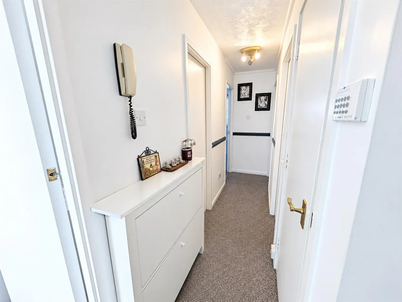 Canterbury Close, Rowley Regis, photo 2