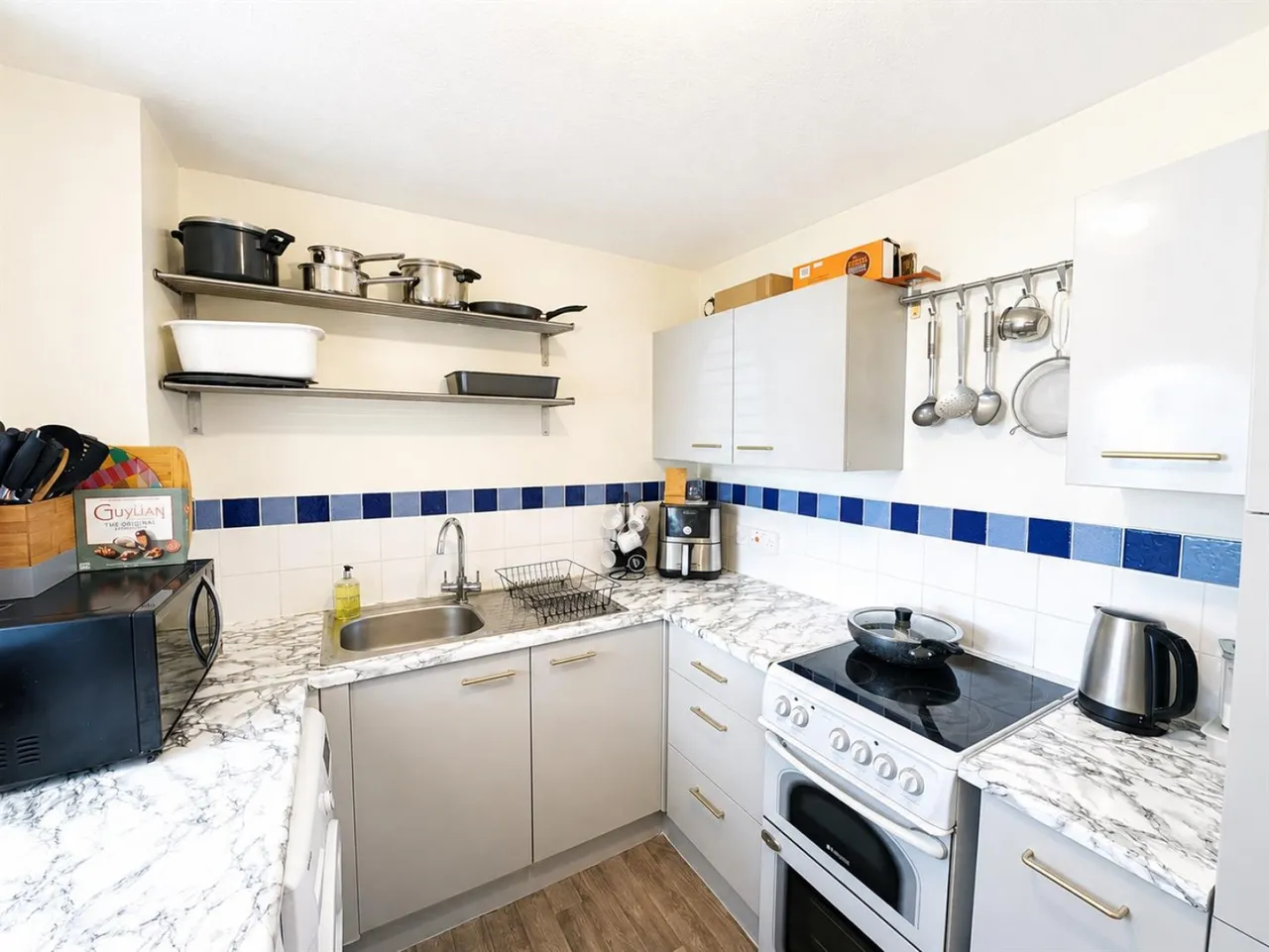 Canterbury Close, Rowley Regis, photo 5