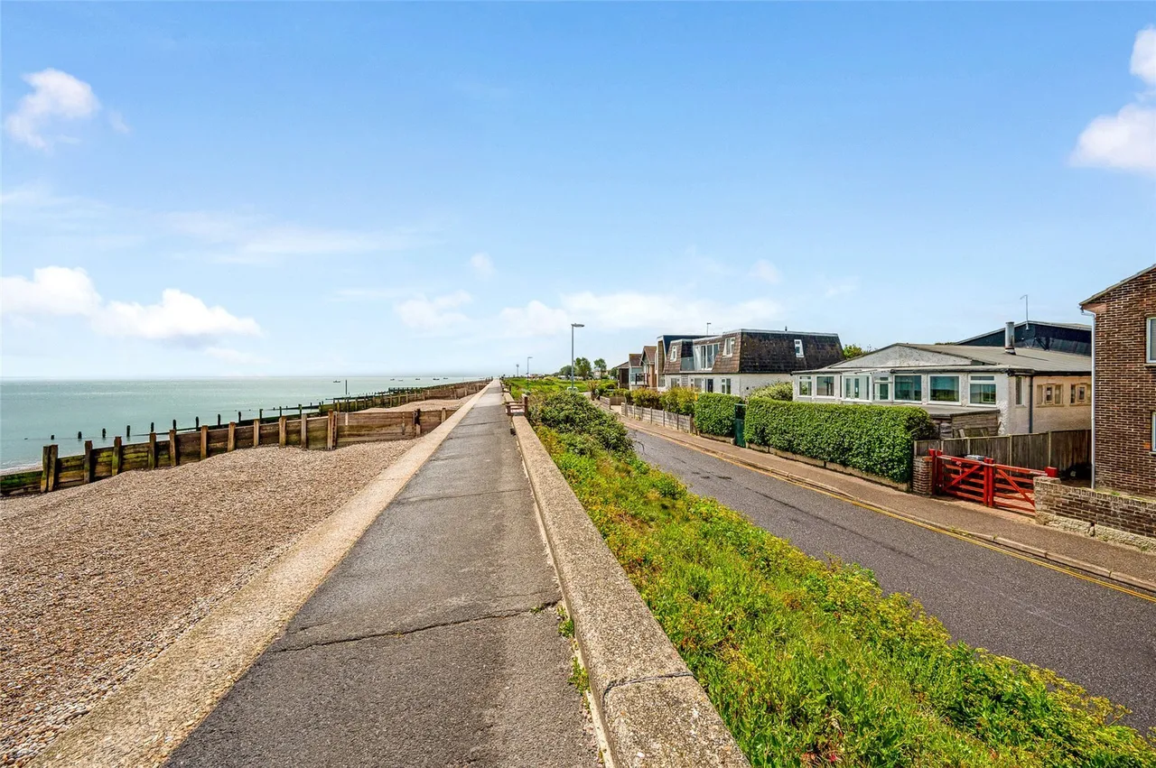 East Beach Road, Selsey, PO20, photo 13