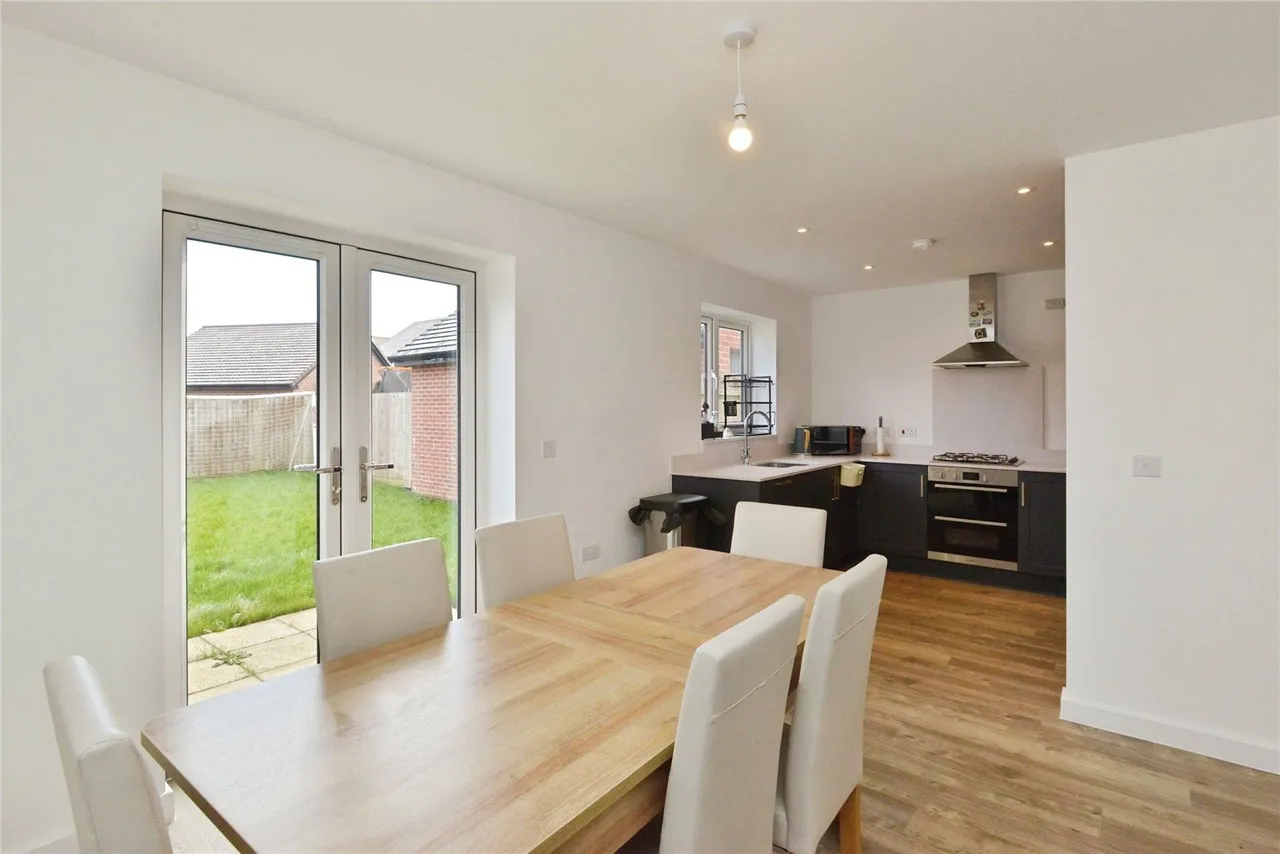 Rambouillet Drive, Whitehouse, Milton Keynes, Buckinghamshire, MK8, photo 4