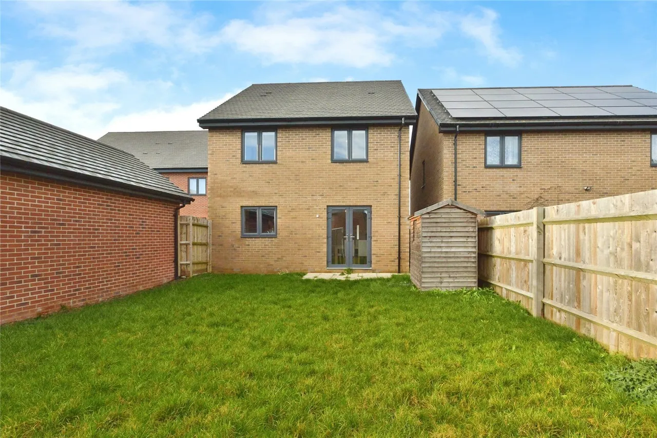 Rambouillet Drive, Whitehouse, Milton Keynes, Buckinghamshire, MK8, photo 3