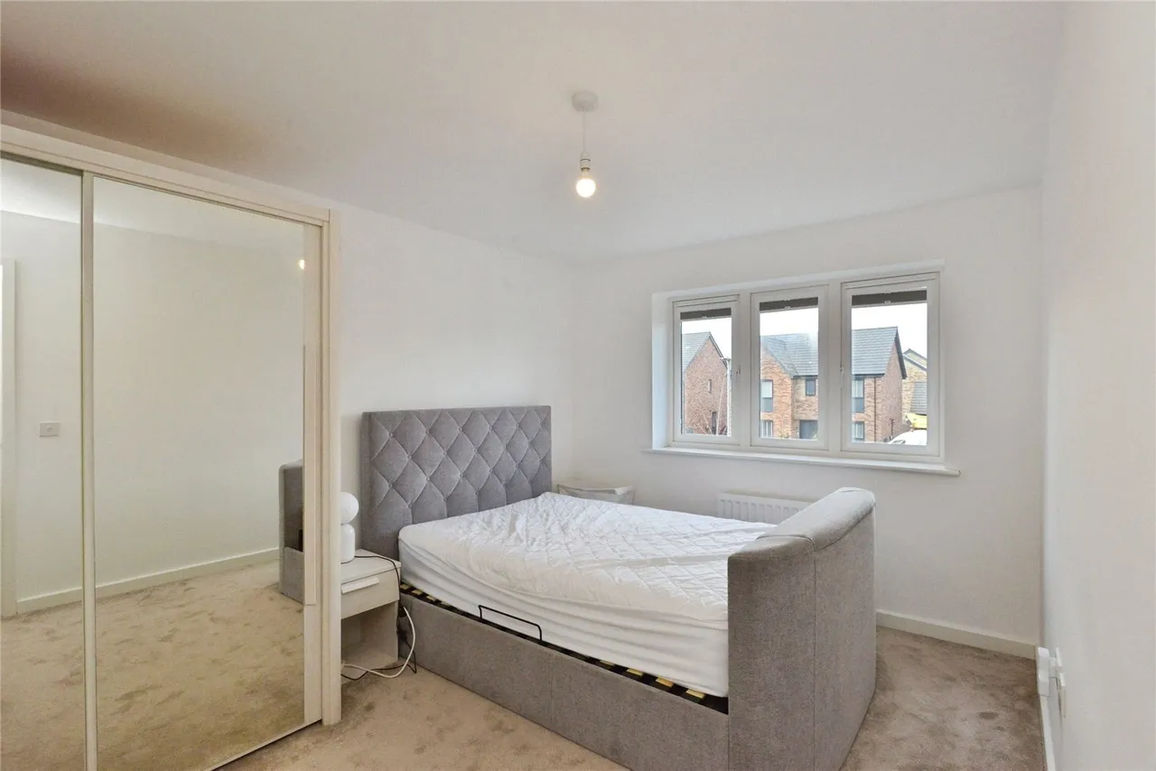 Rambouillet Drive, Whitehouse, Milton Keynes, Buckinghamshire, MK8, photo 12