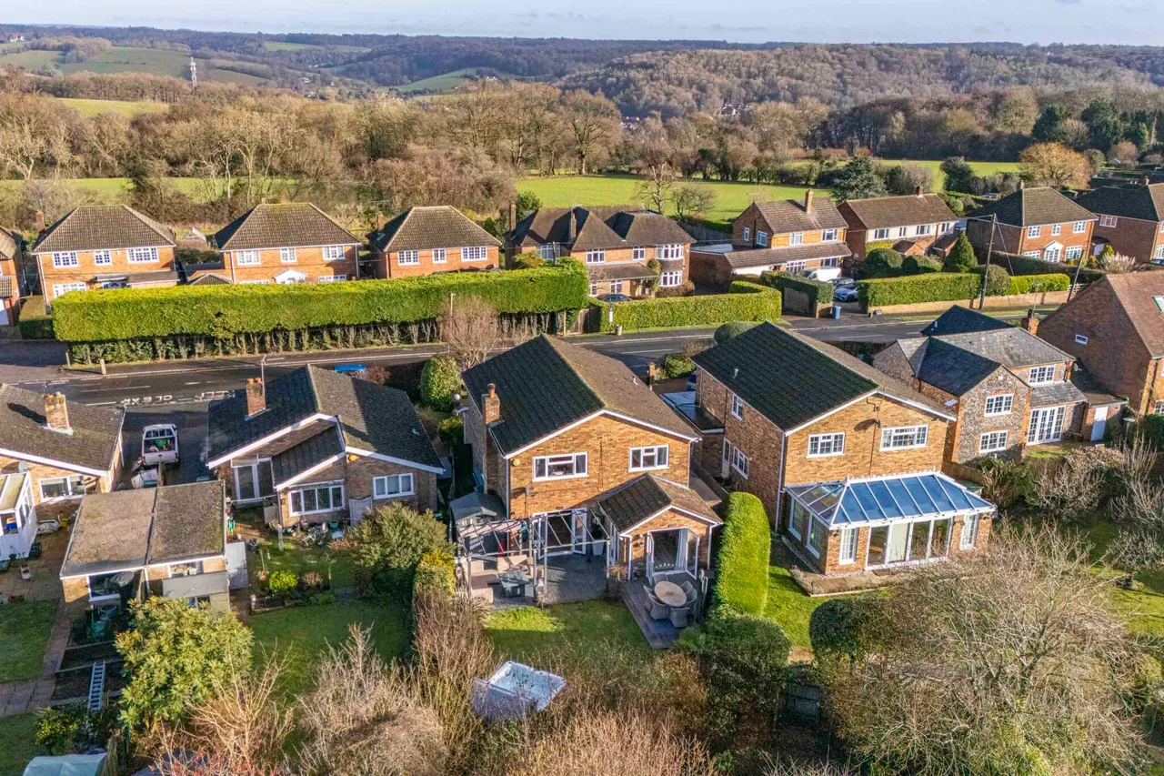Main Road, Naphill, HP14, photo 13