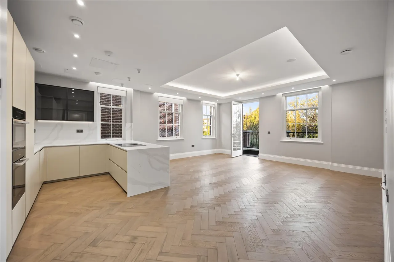 The Bishops Avenue, Hampstead Garden Suburb, London, N2 0BB, photo 2