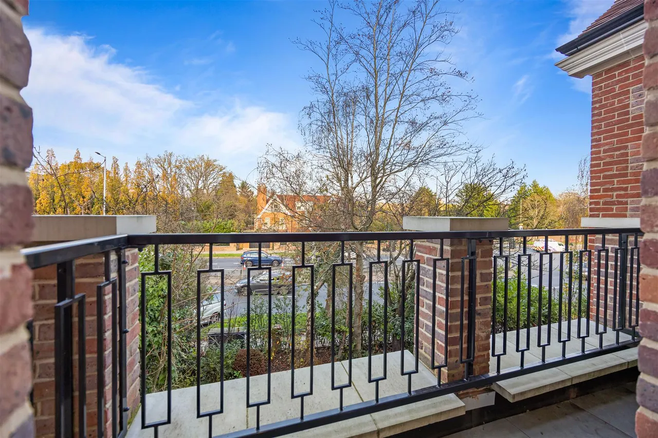 The Bishops Avenue, Hampstead Garden Suburb, London, N2 0BB, photo 5