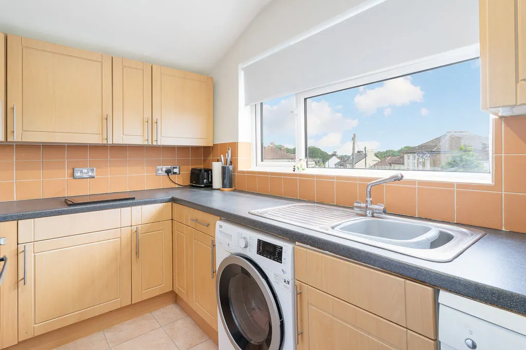 Banstead Road, Caterham CR3 5QF, photo 4