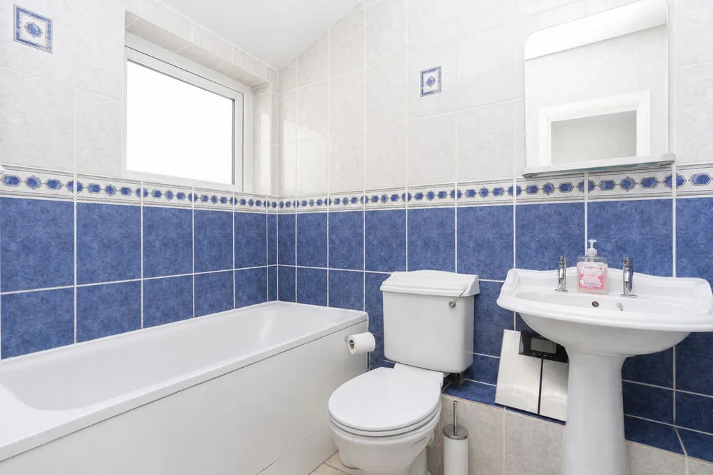 Banstead Road, Caterham CR3 5QF, photo 8