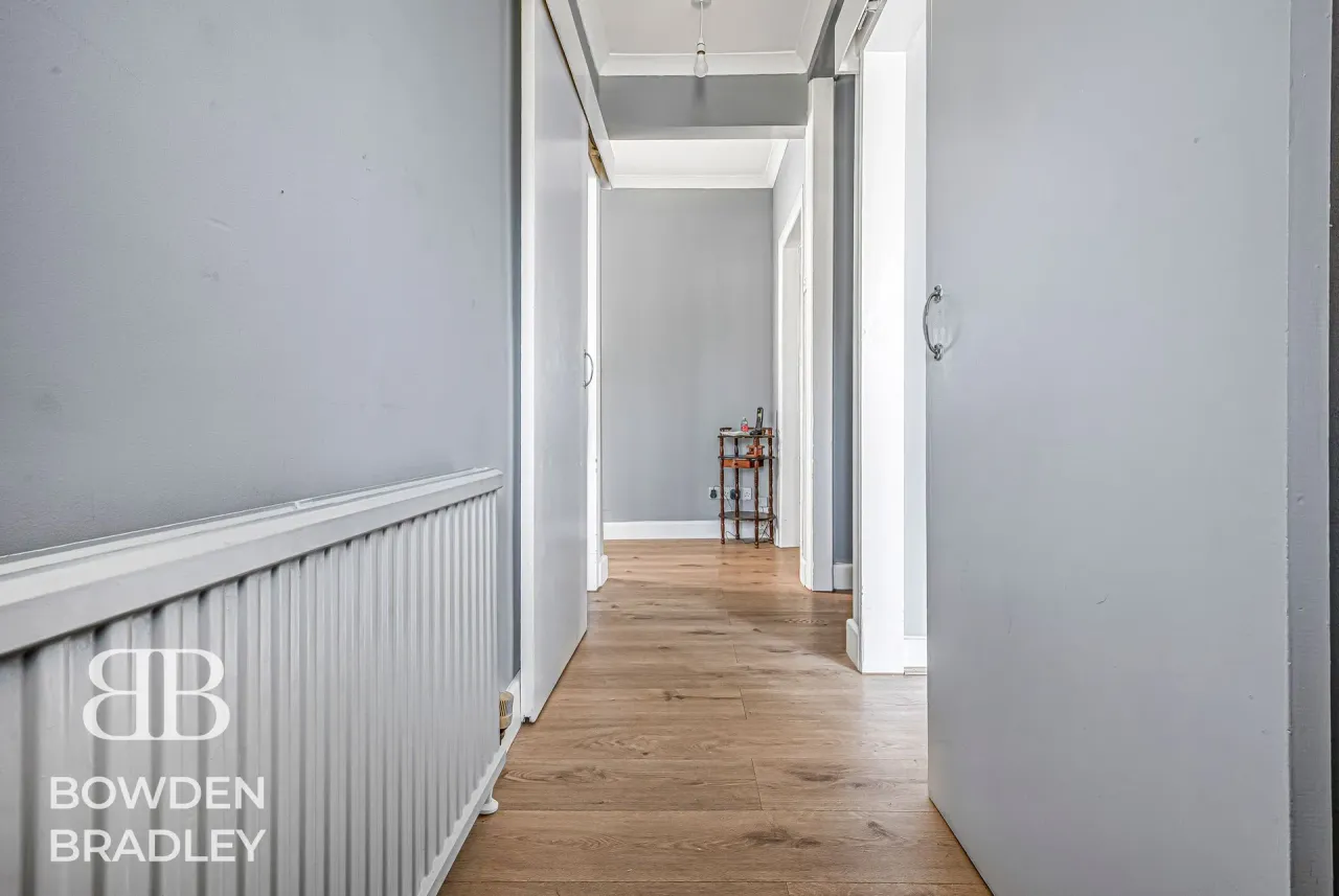 Tunstall Avenue, Hainault, IG6, photo 6
