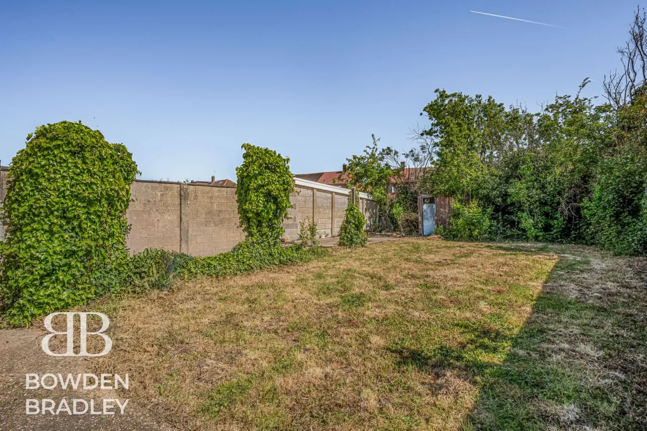 Tunstall Avenue, Hainault, IG6, photo 29