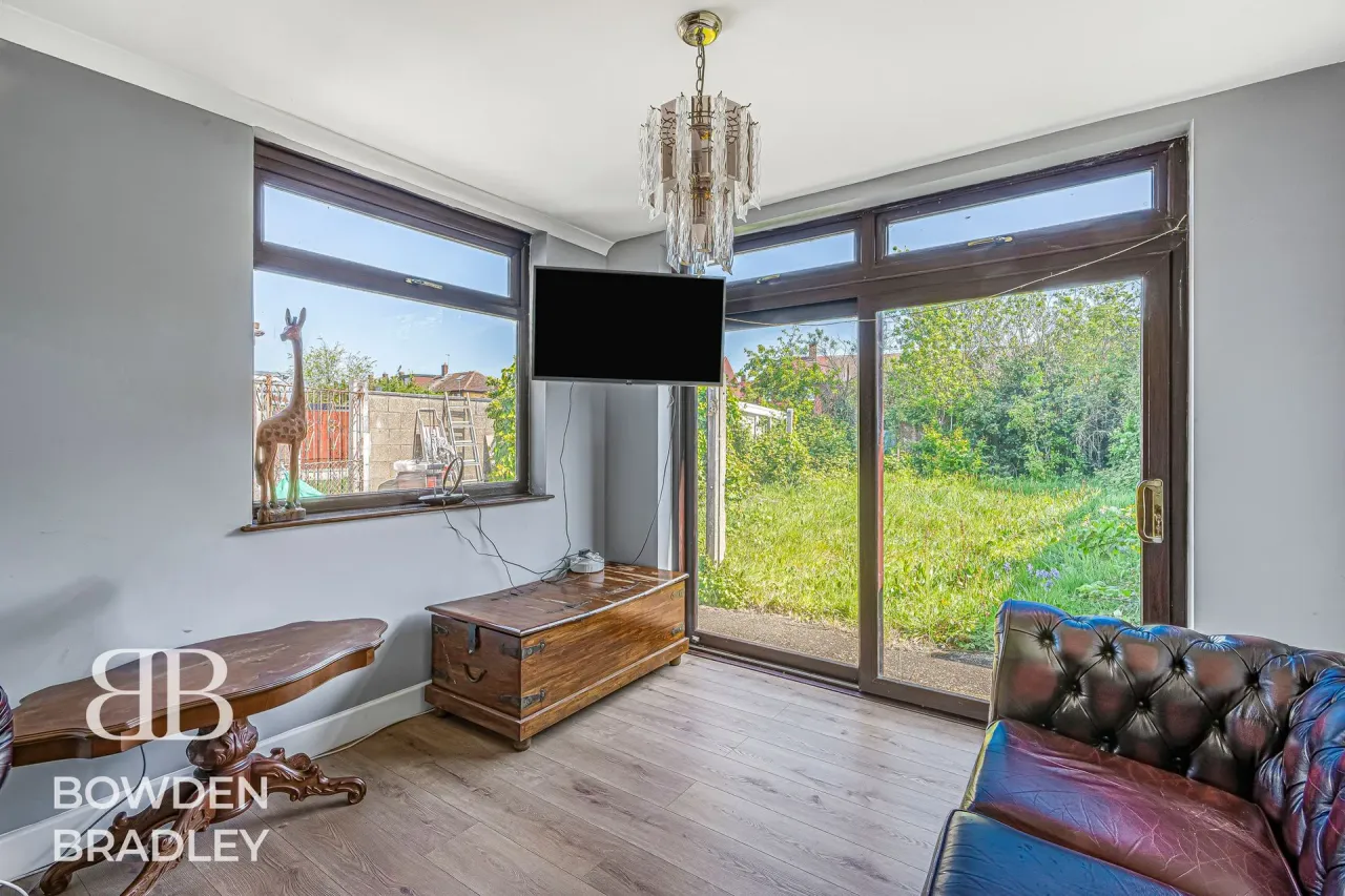Tunstall Avenue, Hainault, IG6, photo 4