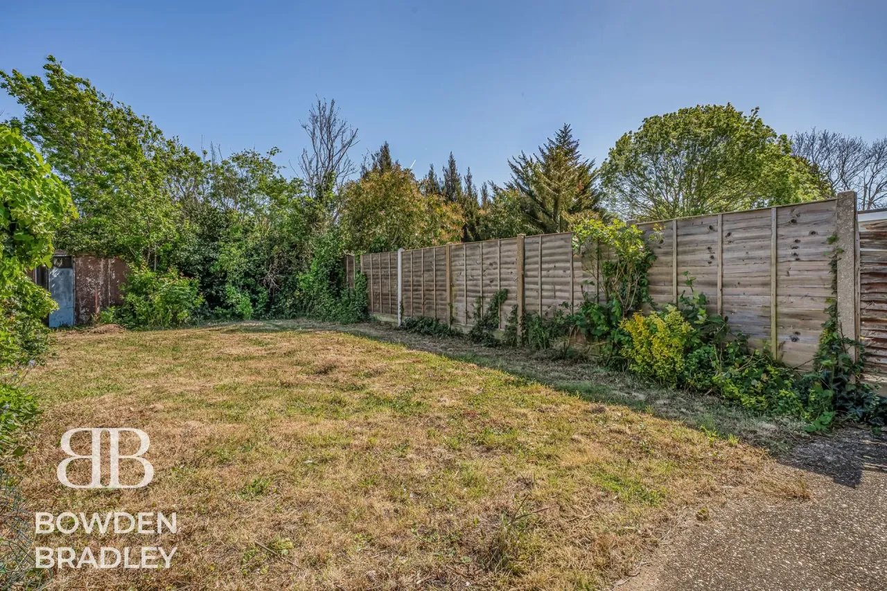 Tunstall Avenue, Hainault, IG6, photo 30