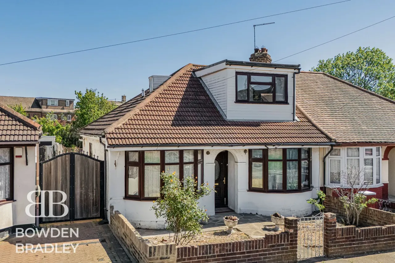 Tunstall Avenue, Hainault, IG6, photo 16
