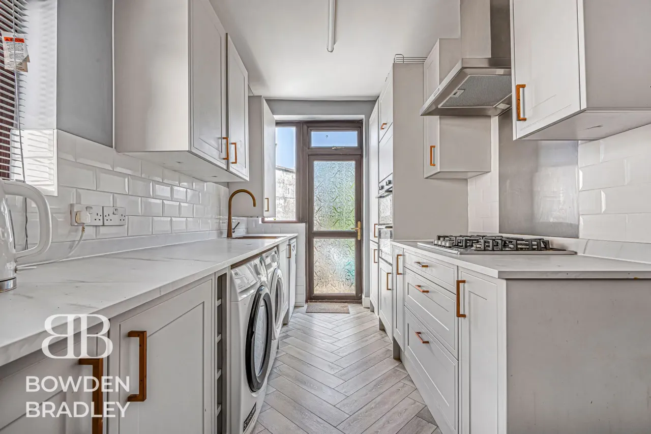 Tunstall Avenue, Hainault, IG6, photo 5