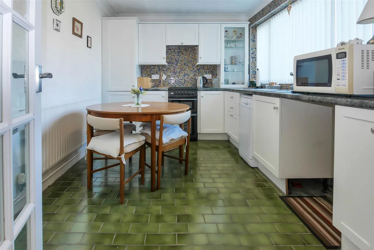 Highdown Drive, Littlehampton, photo 3