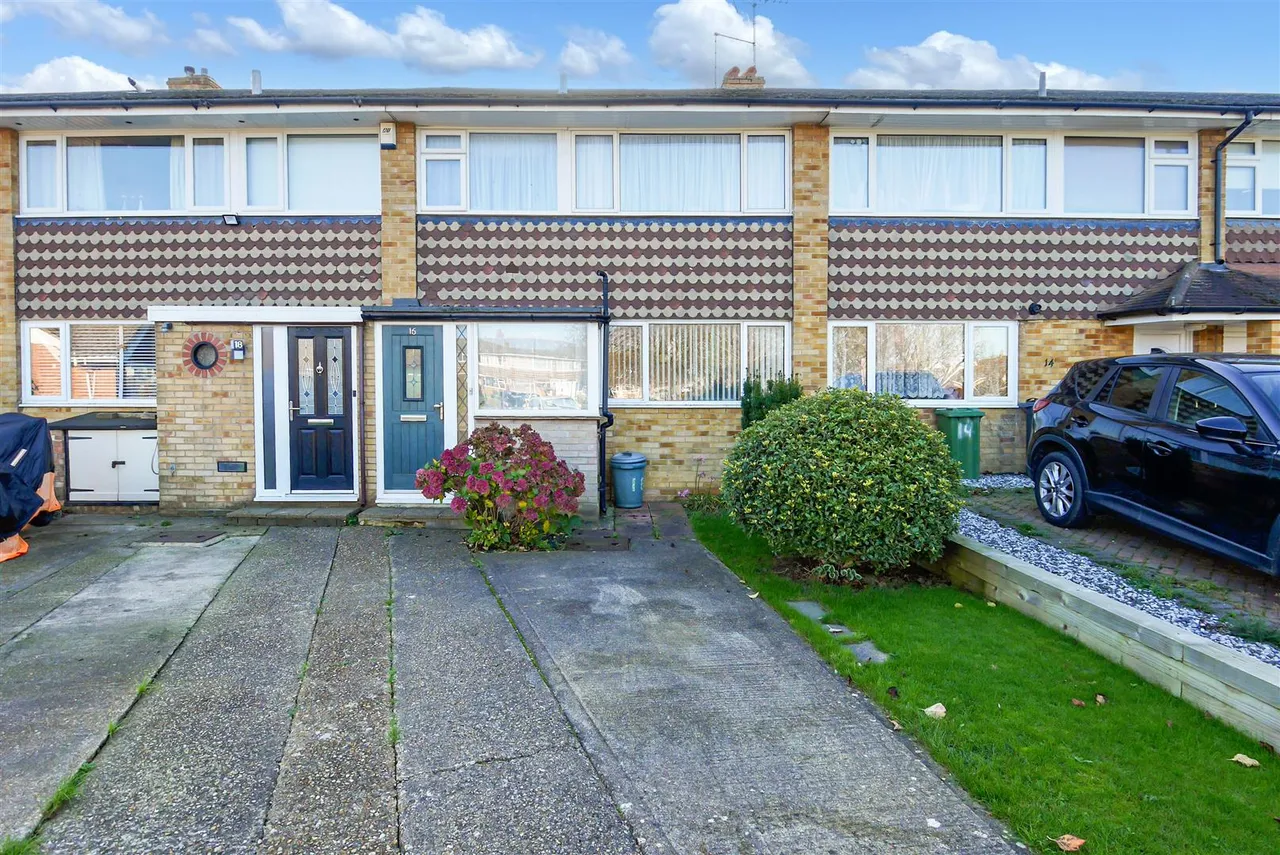 2 bed house for sale, Highdown Drive, Littlehampton