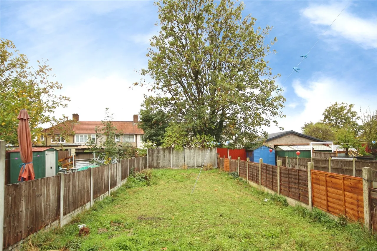 Holgate Road, Dagenham, RM10, photo 9