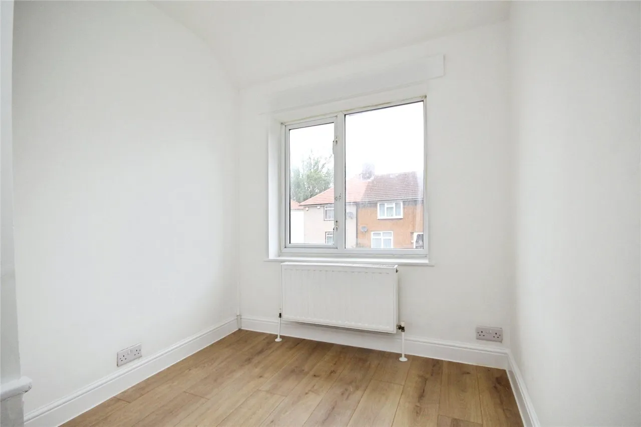 Holgate Road, Dagenham, RM10, photo 8