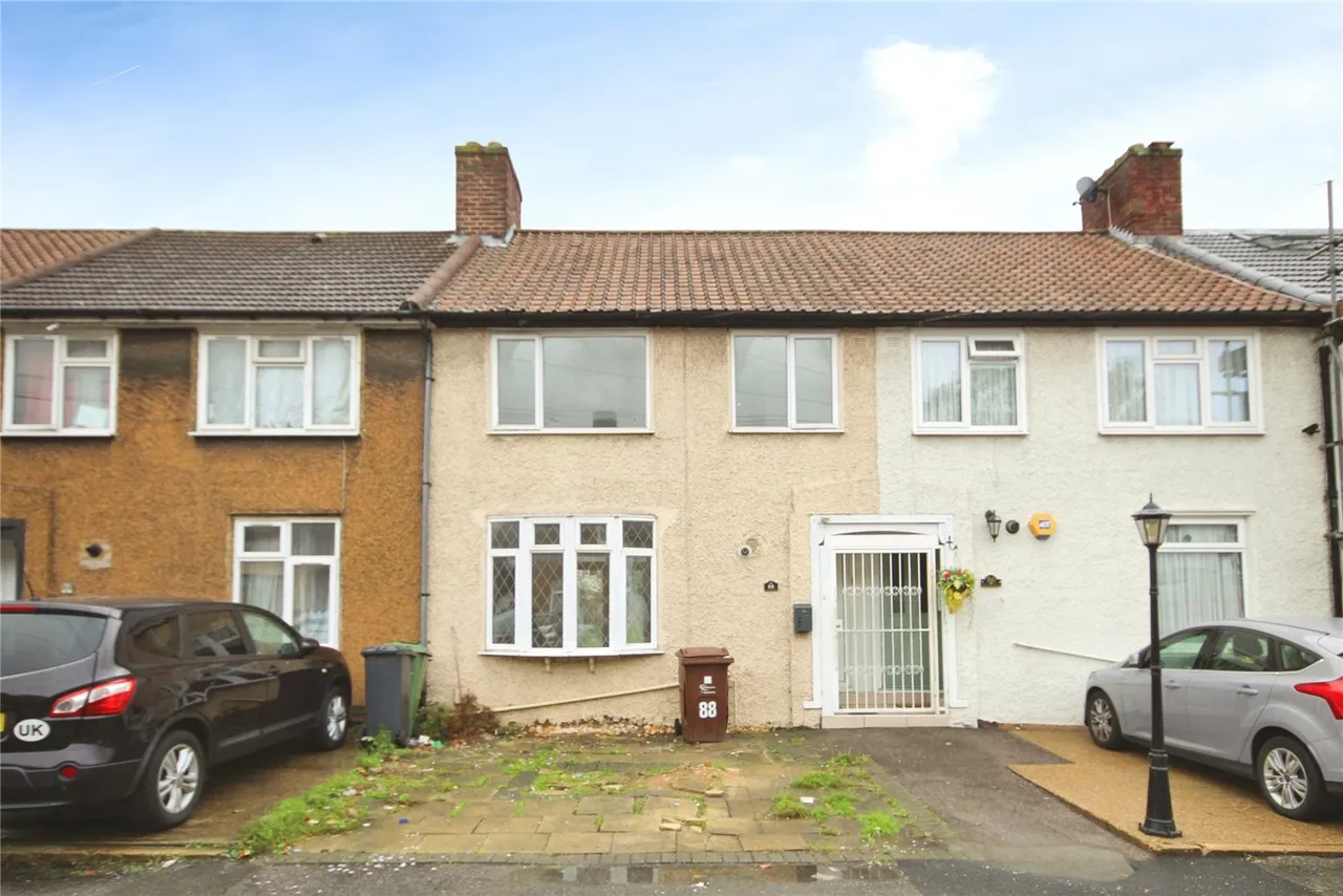 3 bed house to rent, Holgate Road, Dagenham, RM10