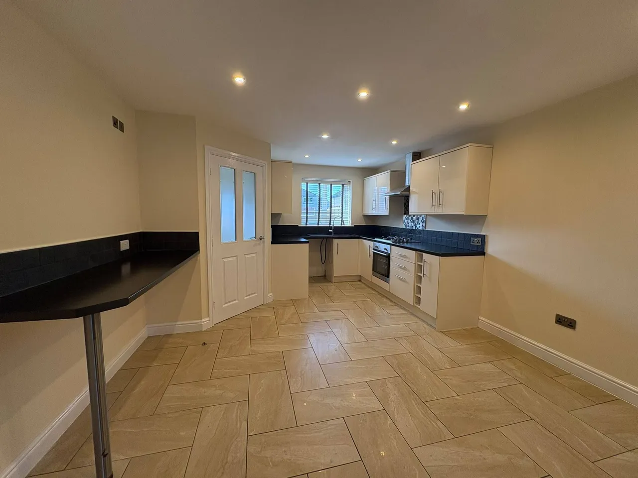 3 bed house to rent — Katherine Road, Thurcroft