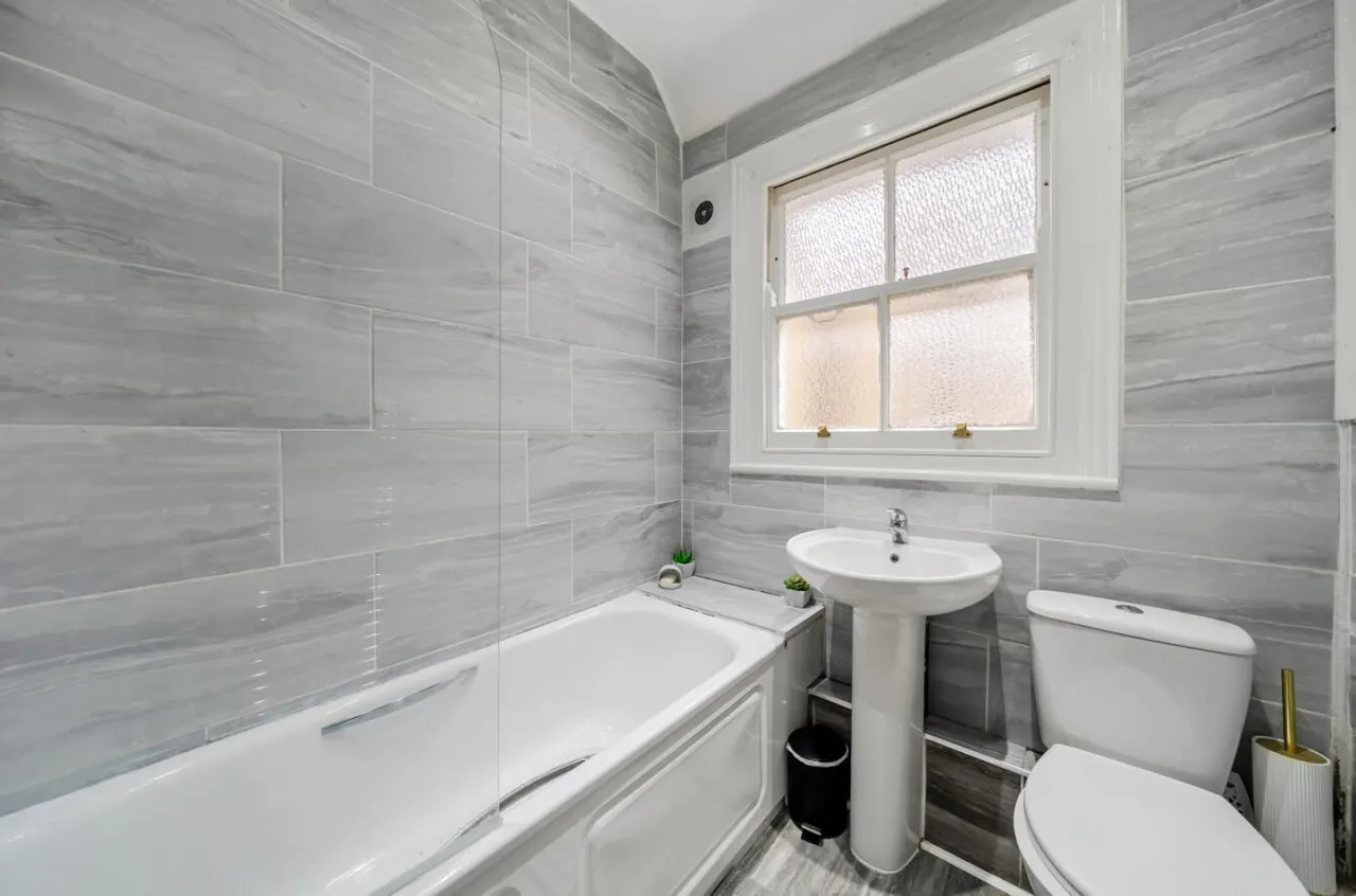 Arran Road, London, SE6, photo 10