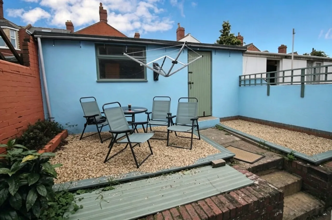 Pinhoe Road, Exeter, photo 8