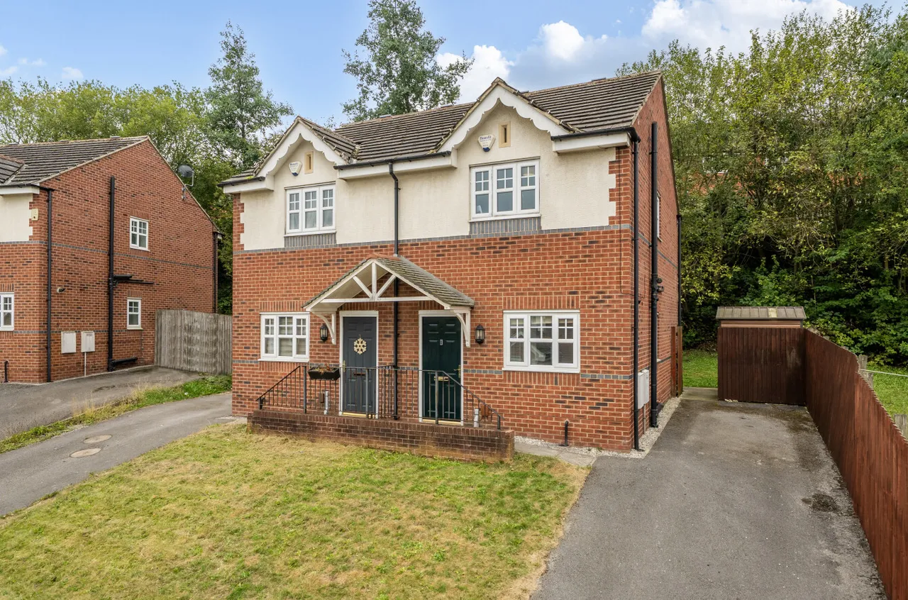 2 bed house for sale, Wharfedale Close, Armley, LS12
