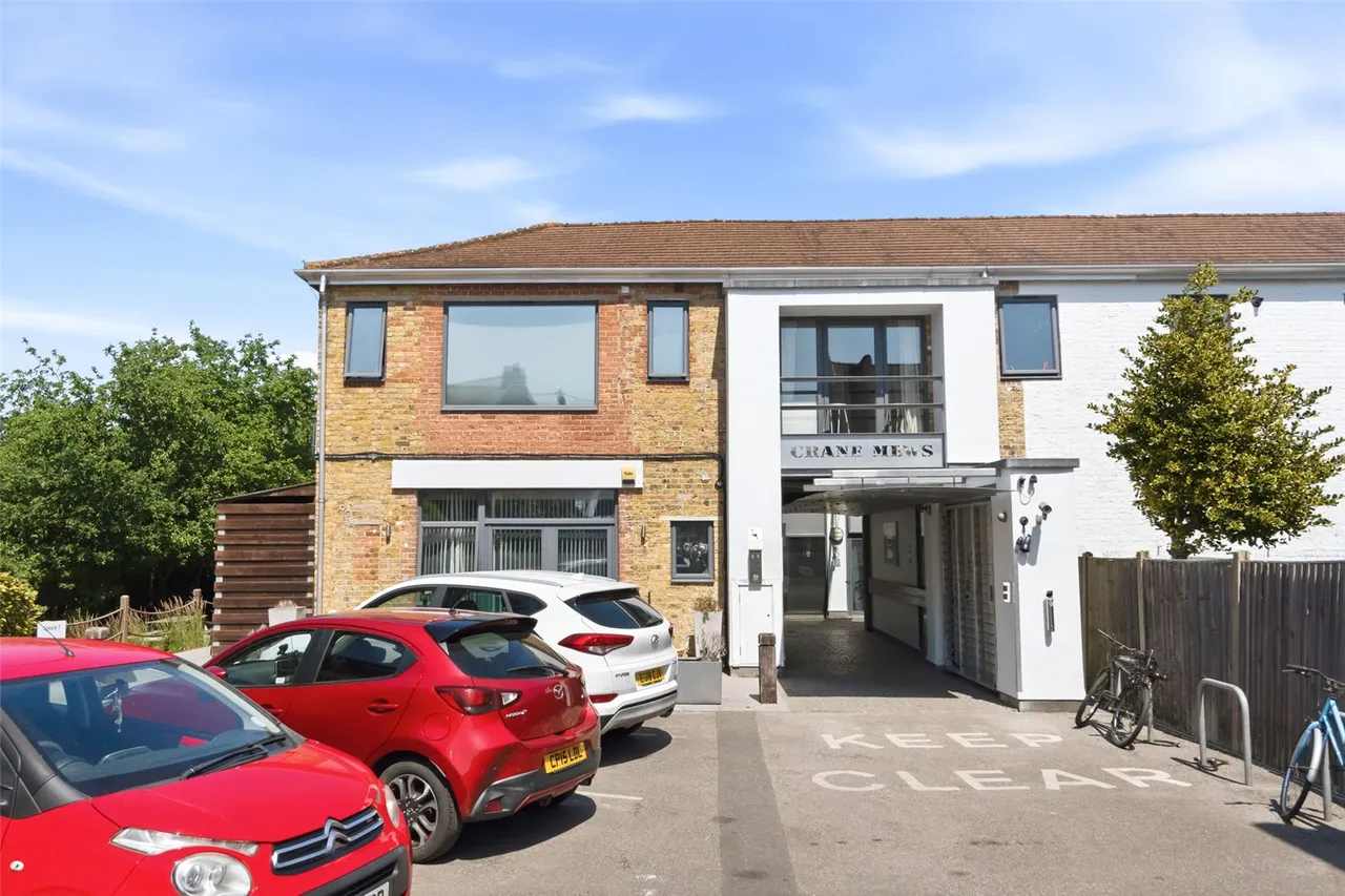 2 bed house to rent — Crane Mews, Twickenham, TW2 6RS