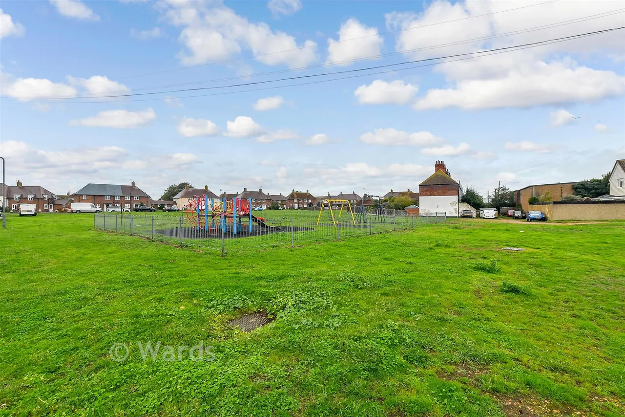 Queensway, Lydd, TN29, photo 16