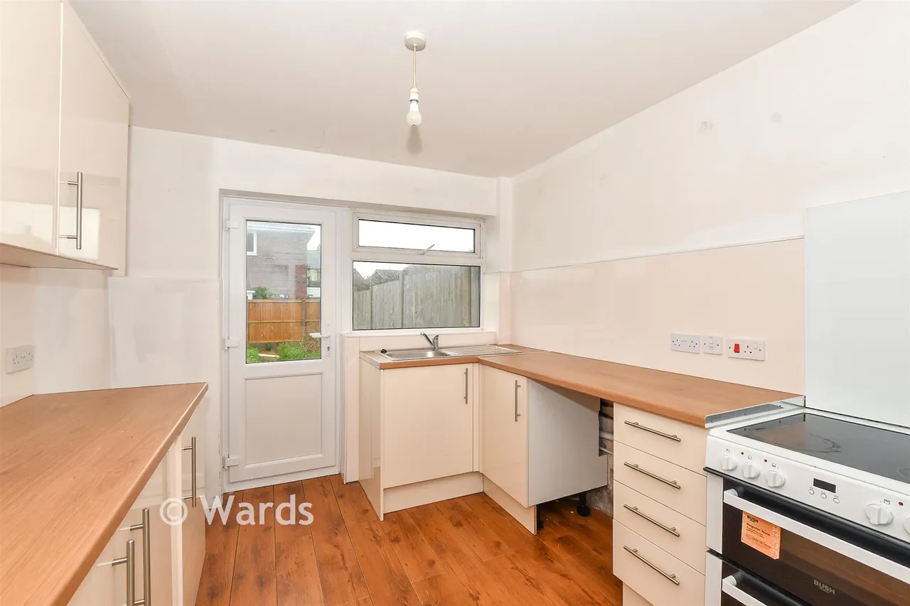 Queensway, Lydd, TN29, photo 5