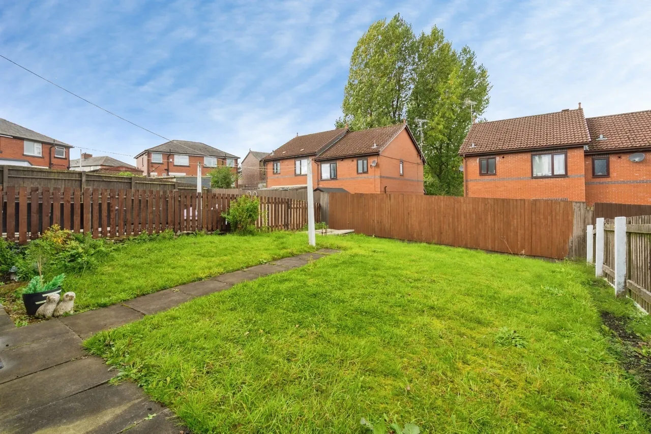 St. Gregorys Close, Bolton, BL4, photo 8