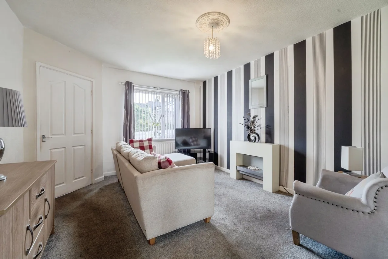 St. Gregorys Close, Bolton, BL4, photo 3