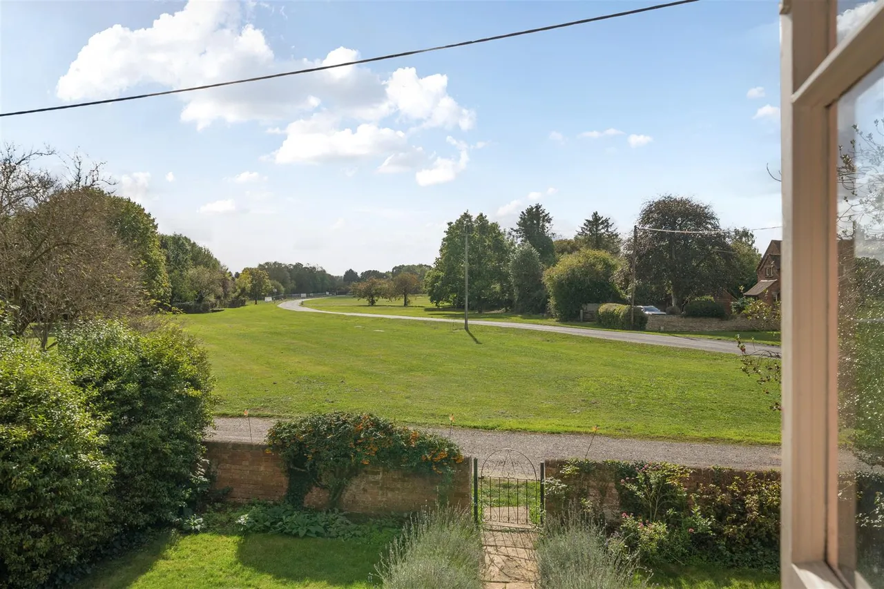 The Green, Poulshot, SN10, photo 3