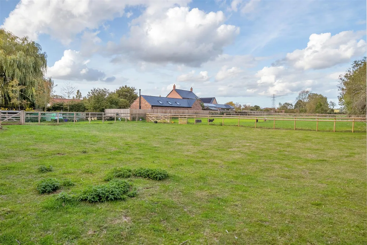The Green, Poulshot, SN10, photo 11