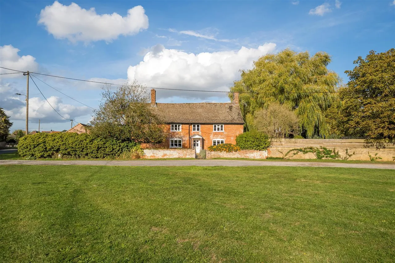 The Green, Poulshot, SN10, photo 10