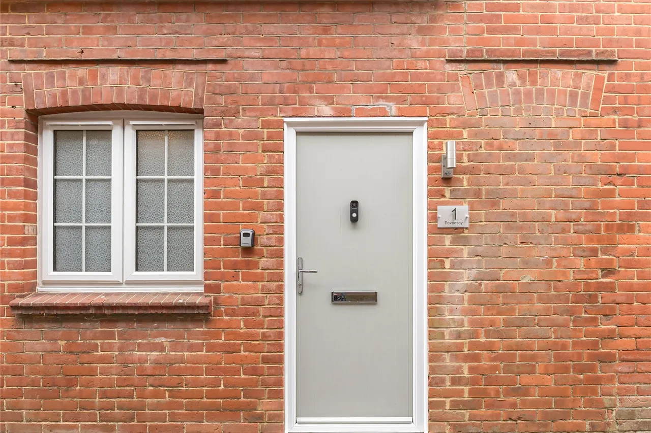 Beacon Hill Road, Hindhead, GU26, photo 12