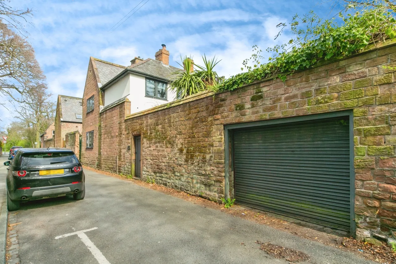 4 bed property for sale, Green Lane, Mossley Hill, L18