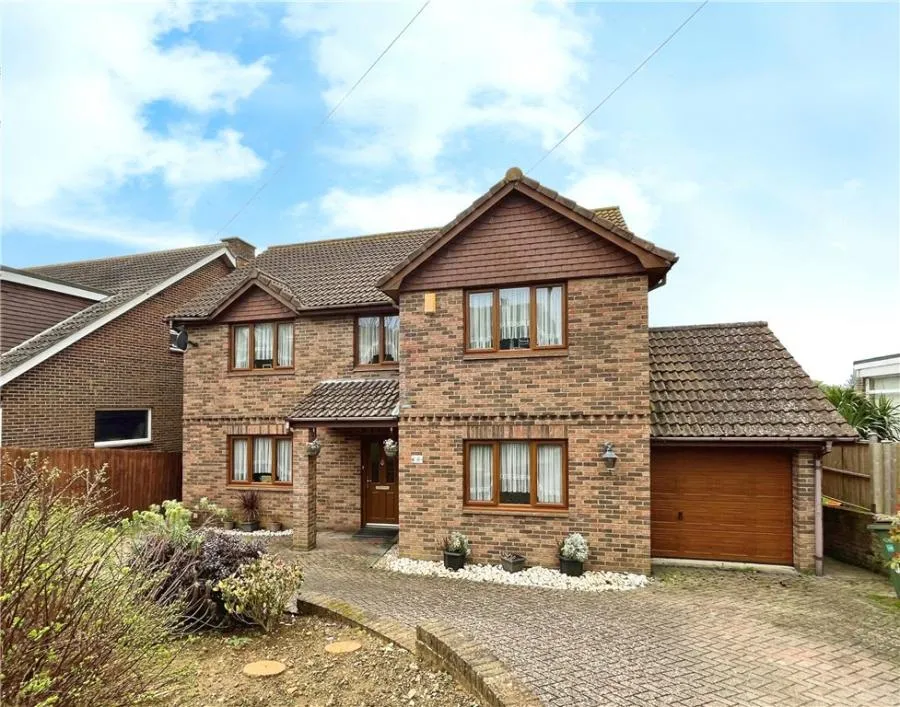 4 bed house for sale, Nunwell Street, Sandown, PO36
