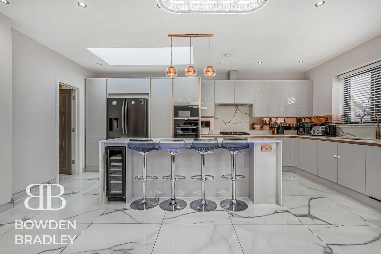 Stradbroke Grove, Clayhall, IG5, photo 8