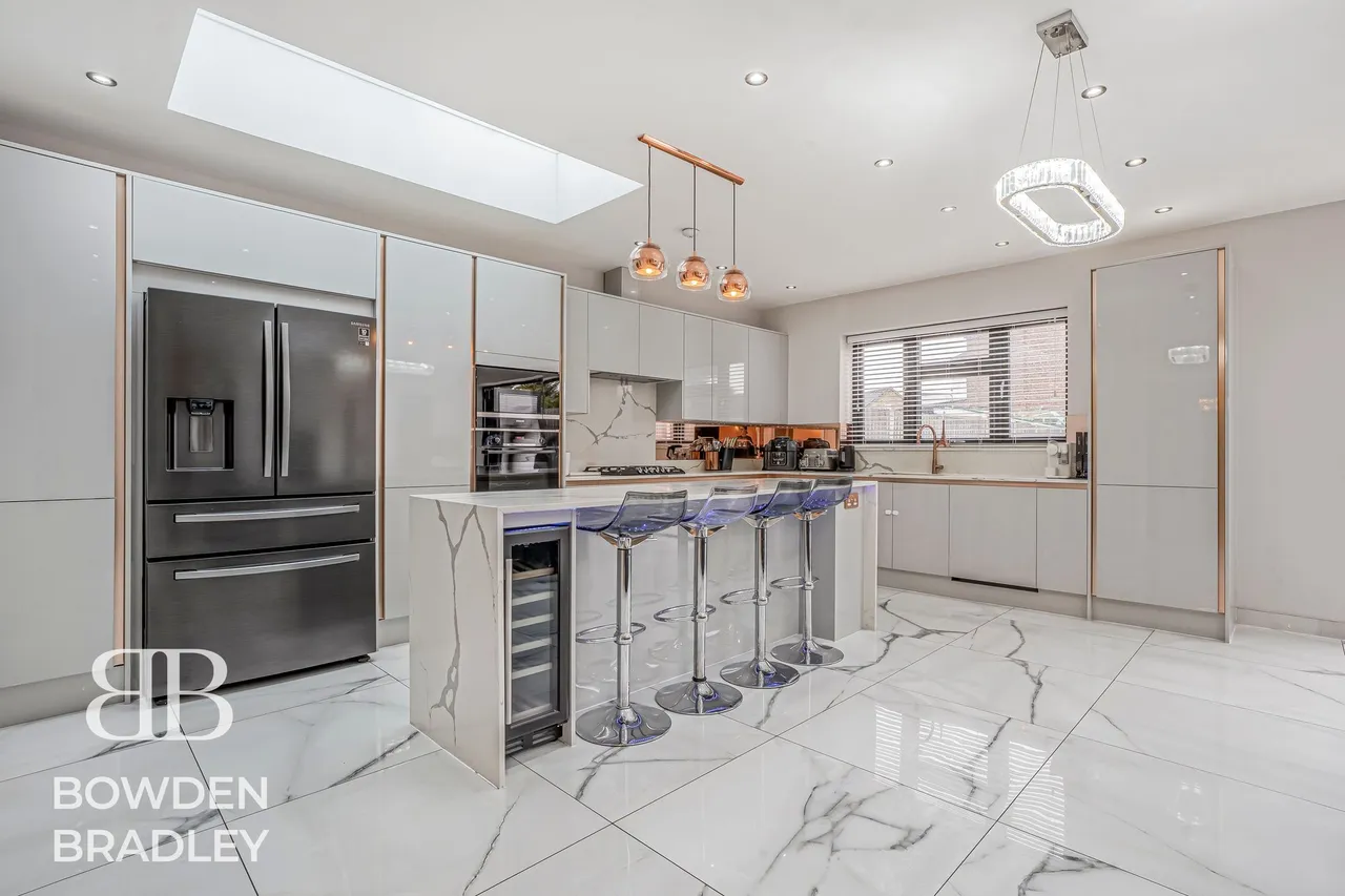 Stradbroke Grove, Clayhall, IG5, photo 10