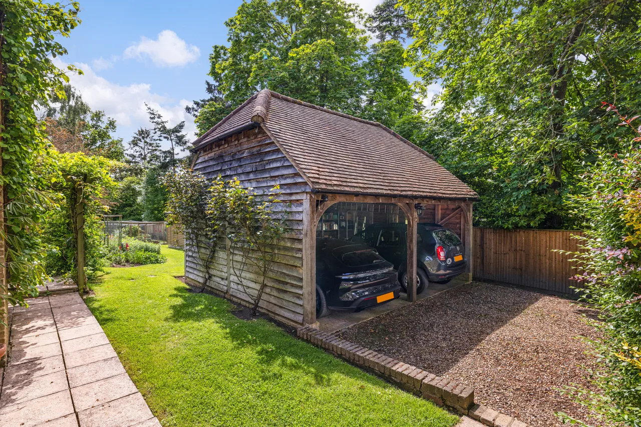 Maddox Park, Little Bookham, KT23, photo 22