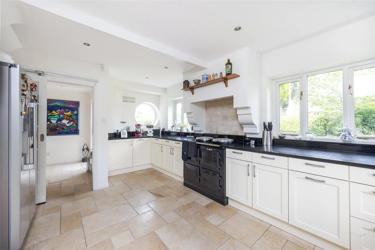 Maddox Park, Little Bookham, KT23, photo 3