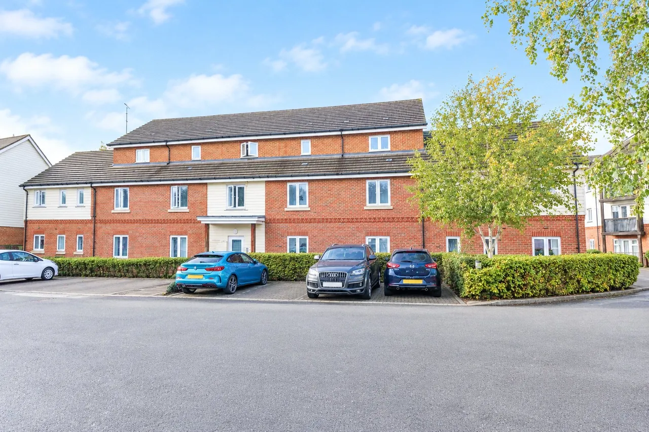 Hawthorns House, Willowbourne, GU51, photo 8
