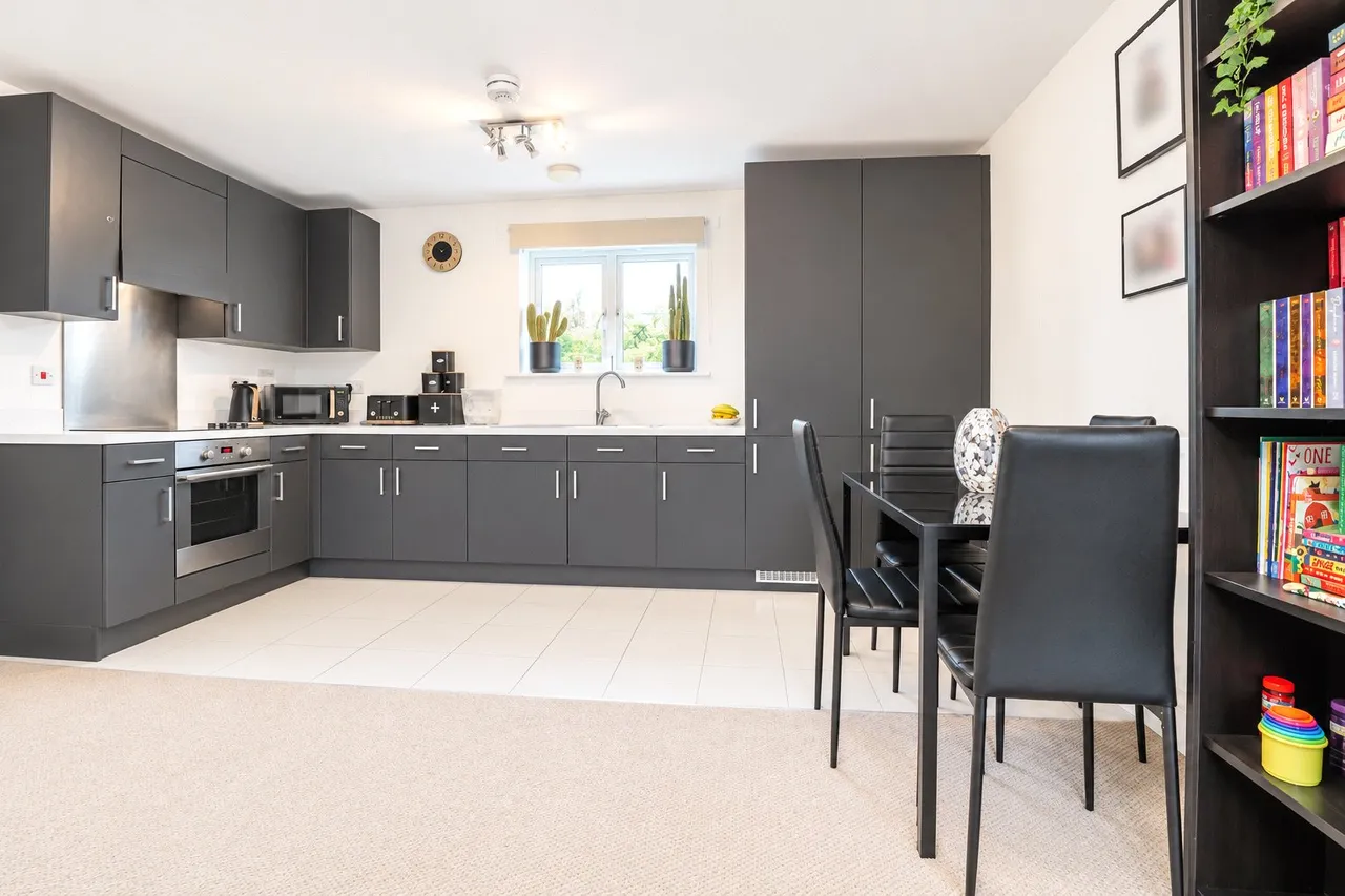 Hawthorns House, Willowbourne, GU51, photo 2